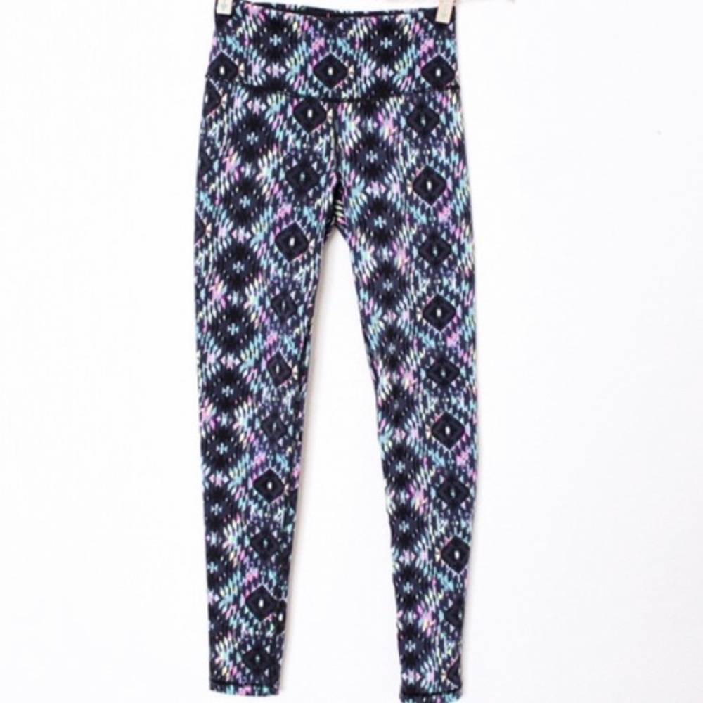 NWOT Victoria’s Secret VSX Knockout Tribal Kaleidoscope Leggings Tights XS - Picture 5 of 15